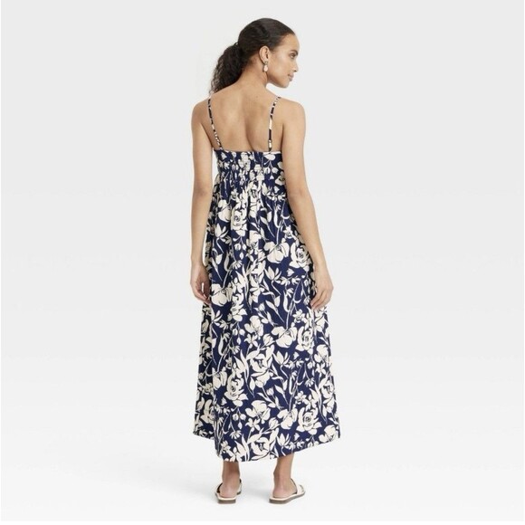 A New Day Seersucker Maxi Dress Navy Floral – Size M – V-Neck Adjustable Straps - Picture 2 of 8